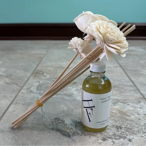 Floral Reed Diffuser with Cream Flowers - Golden Vanilla Scent