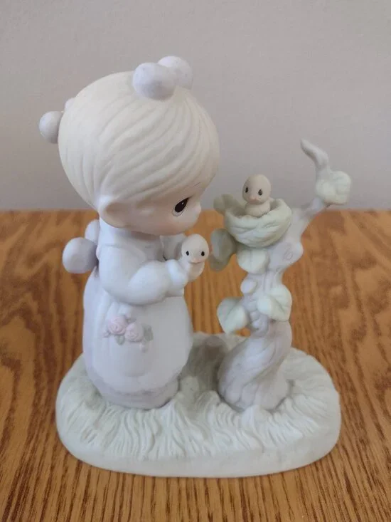 “His Eye Is On The Sparrow” 1983 Precious Moments 5.25” Tall Figurine In Box