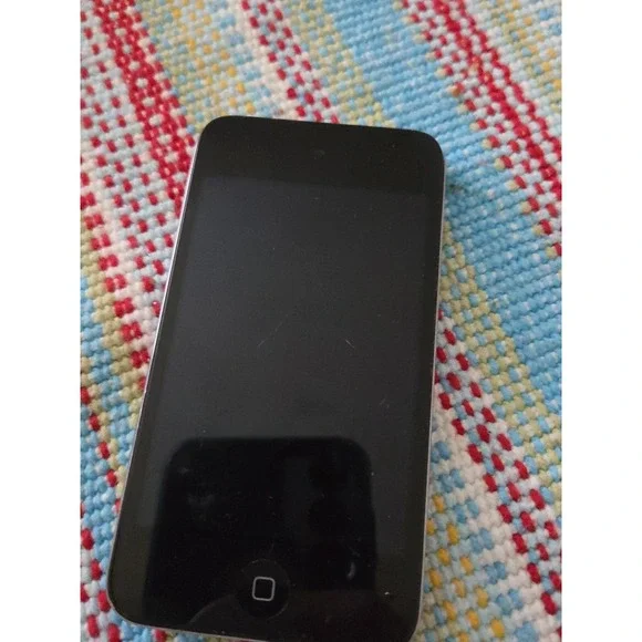 Apple iPod Touch 2nd Generation 8GB‎ Black & Silver Non Working