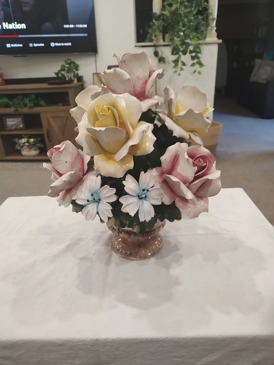 Vintage Capodimonte Style Porcelain Floral Bouquet Crown N Roses