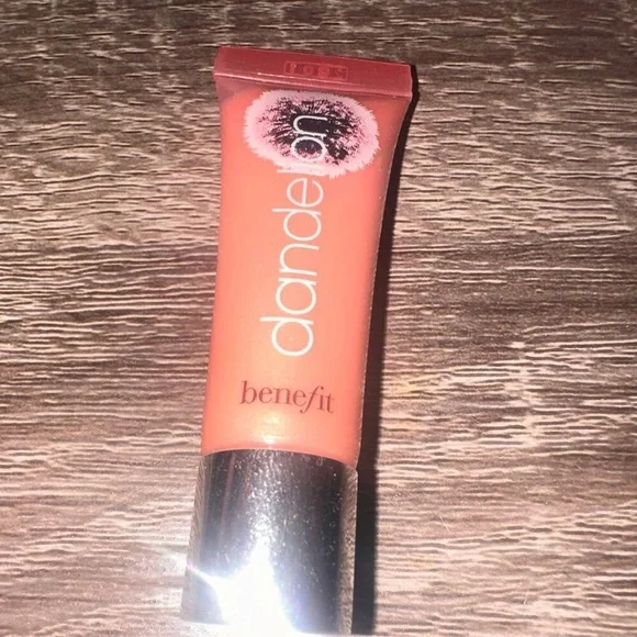 Benefit cosmetics Dandelion Lip gloss makeup‎ face