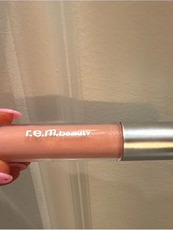 r.e.m. beauty Nude Pink Lip Gloss — Hydrating Sheer Shine