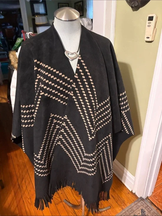 RACHEL Rachel Roy Black and Cream Geometric Fringe Poncho