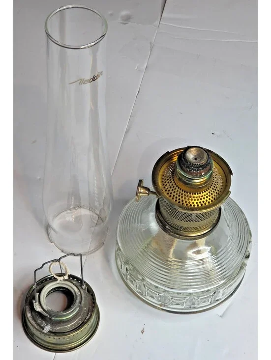 Vintage Aladdin Complete Model 23 Genie Kerosene Oil Lamp Chimney 1977-88