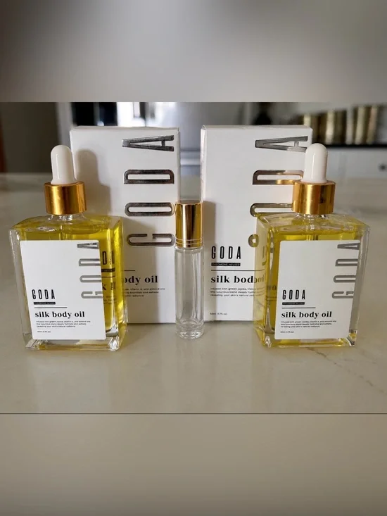 ✨2 NIB- Goda Silk Pheromone Body Oil Perfumes with Roller Bottle
