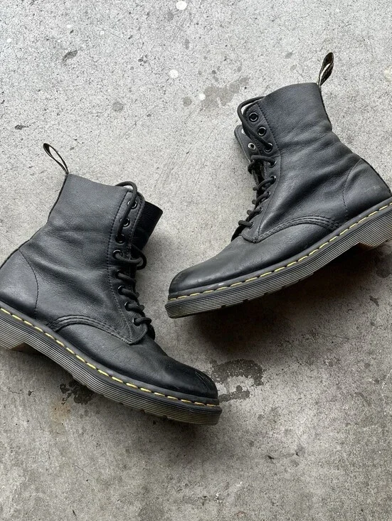 Doc Martens Air Wair 1460 W Black Bounce Sole Combat Style Boots Womens Size 6