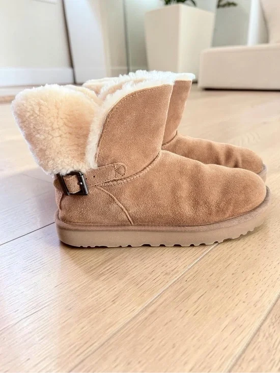 UGG Karel Mini Buckle Boot Chestnut Suede Shearling Lined Booties Women’s 7