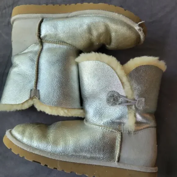 Metallic Bailey Button Ugg Boots Womens 6 Sheepskin Silver Winter Slip On‎ Shoes