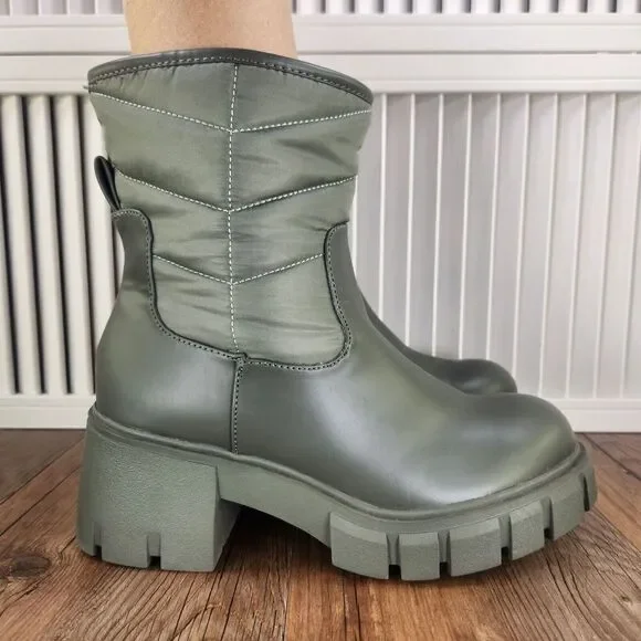 Torrid Chunky Boots Womens Sz 7.5WW Wide Olive Green Rubber Ankle Zip Up Booties