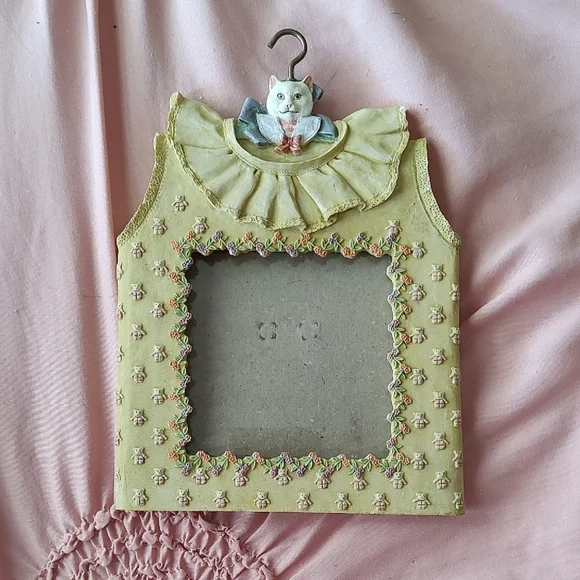 CAT Picture Frame Holds 3x5