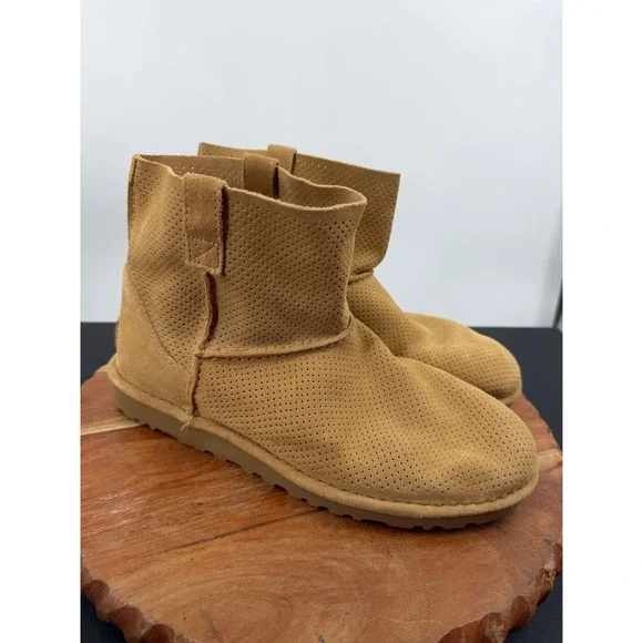 UGG‎ Classic Unlined Mini Boot Women 10 Chestnut Tan Perforated Suede 1016852