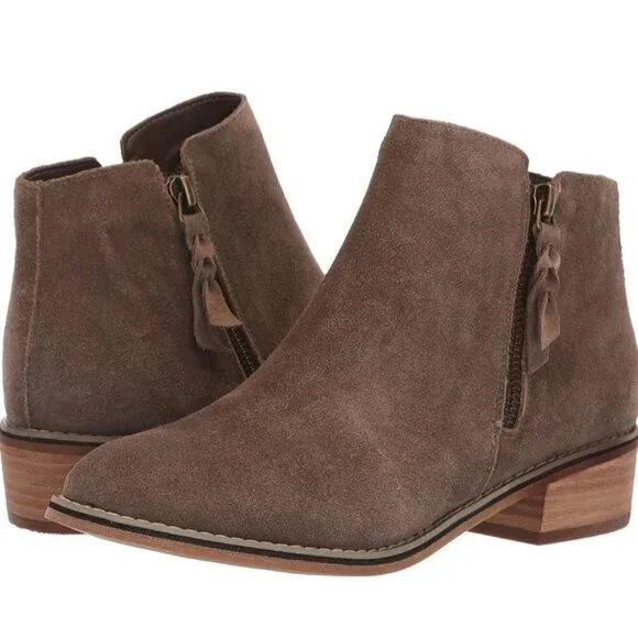 Blondo Liam Waterproof Ankle Boot Size 9.5M