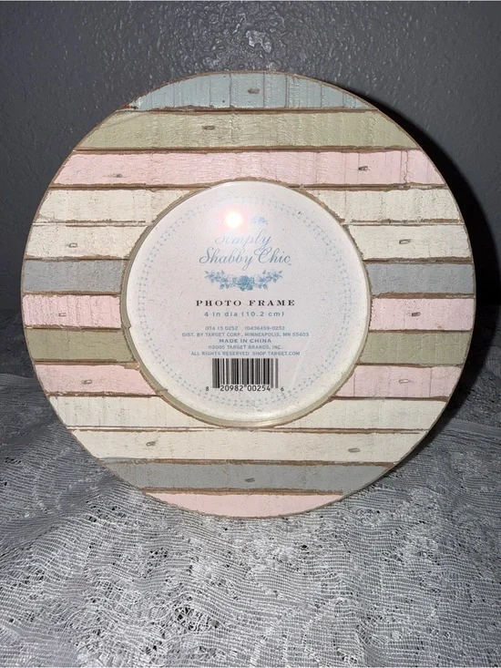 Simply Shabby Chic Round Striped Frame in Pink, Cream, Blue, Green