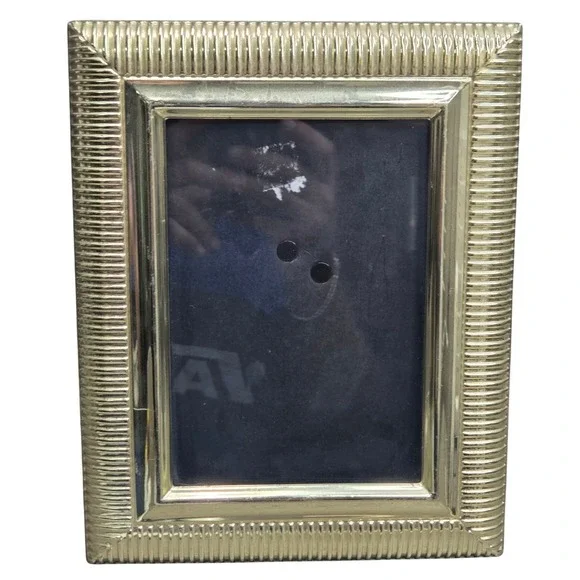 Vintage Gold Tone Textured Reeded Metal Picture Frame 5x7 Tabletop Wall Mount