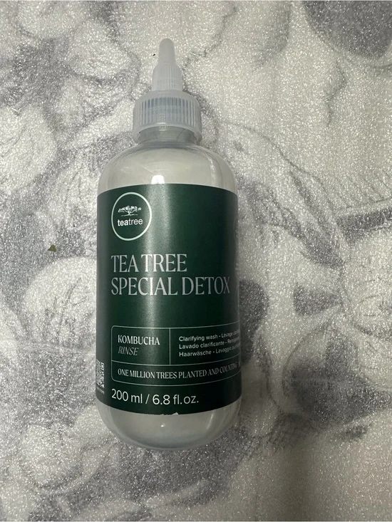 Paul Mitchell Tea Tree Special Detox Kombucha Rinse - Dark Green & White