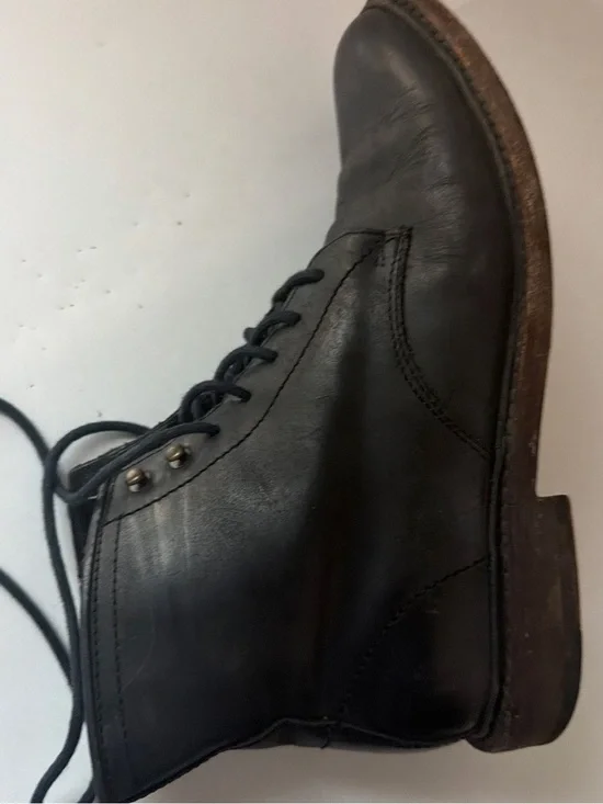Frye James Lace Up Distressed Black Leather Boots size 6,5 Excellent Condition