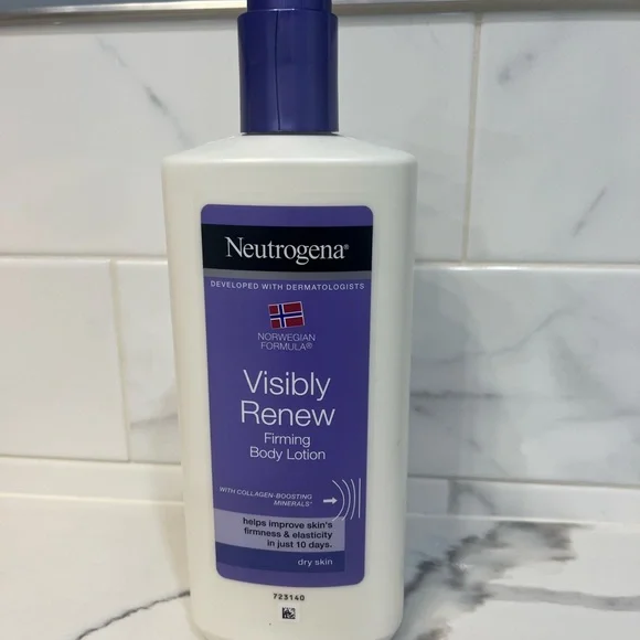 Newtrogena Visibly Firming Body Lotion‎ with Collagen 13.5 Onz