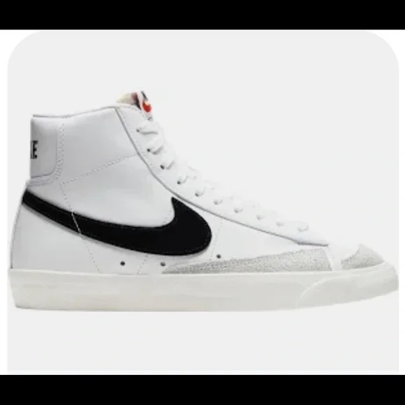Nike Women’s Blazer mid 77