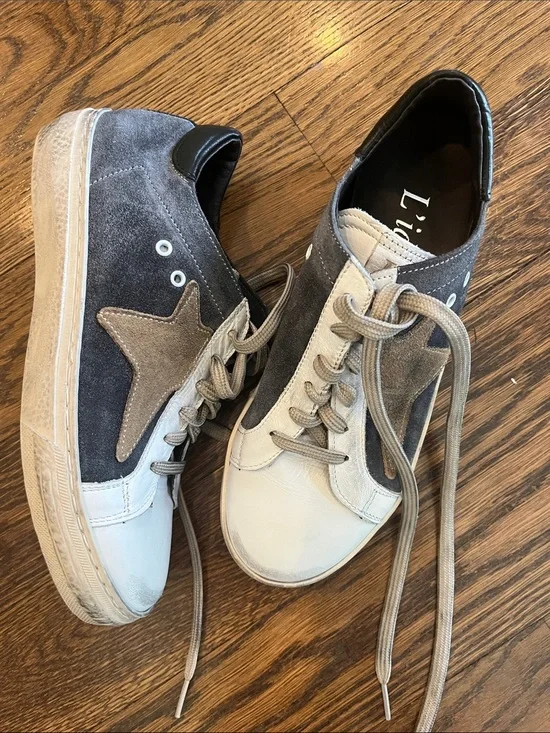 Lidea 37 Suede Star Accent Sneakers - Grey & Tan