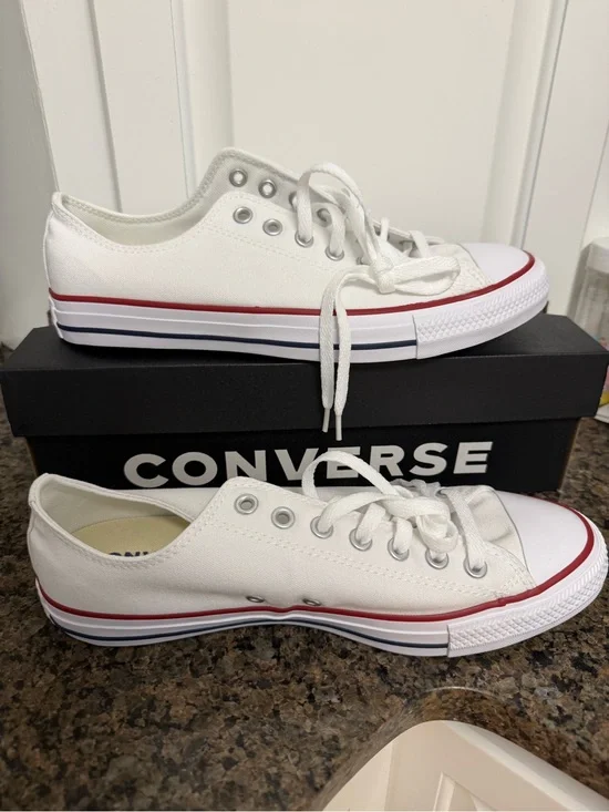 Converse All Star Low Top Optical White New In Box Women’s Size 11 Men’s Size 9