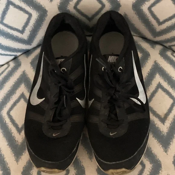 Nike Black‎ and White Running Shoes 9