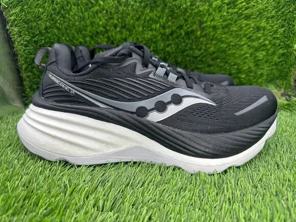 Saucony Hurricane 24 S10933-100 Athletic Sneaker Women's 7.5 Black Mesh Running