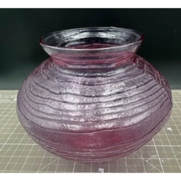Vintage Vase Spiral Amethyst Art Glass Wide Threaded 7