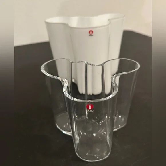 Iittala EUC Alvar Aalto Glass Classic Large White‎ Vase Size H 6 1/4