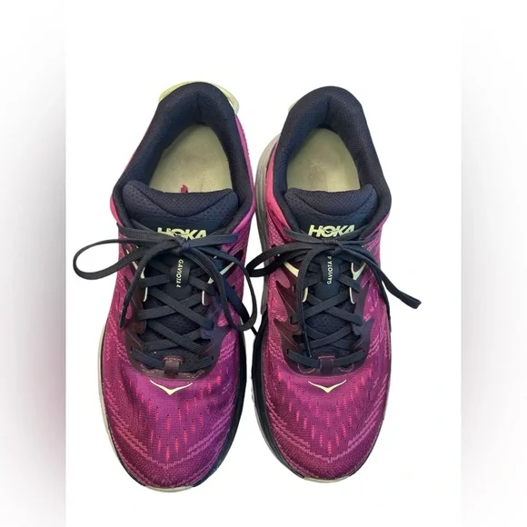 Hoka One One Gaviota 4 in Pink- Size 8.5B