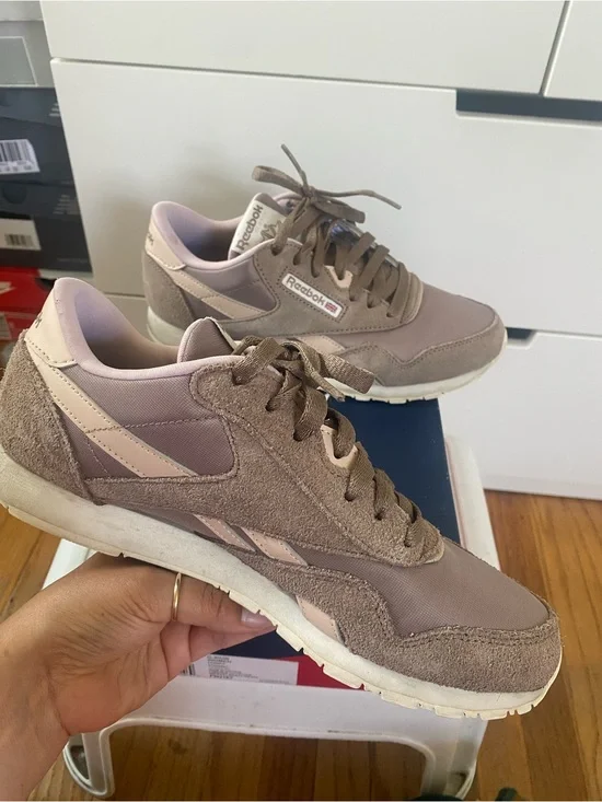 Reebok Women’s Taupe Pink Suede & Mesh Runners