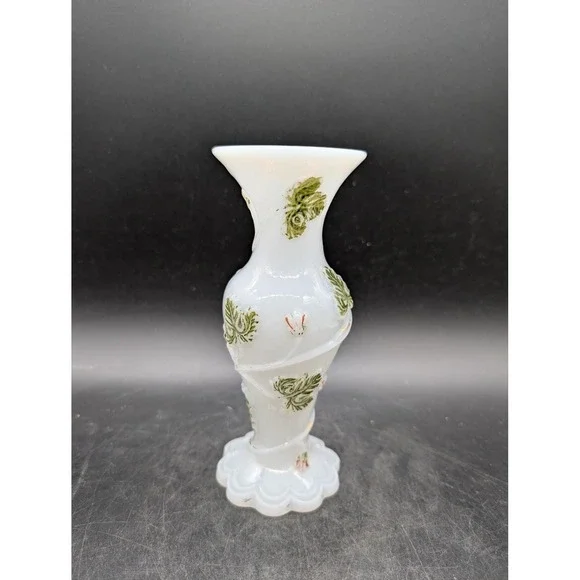 Antique Opaline De Foire Bud‎ Milk Glass Vase Spiral Scalloped Base Green Leaves