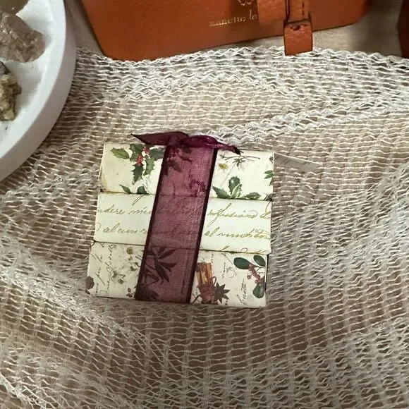 Alchimia Soap Milano Almond Moisturizing Christmas Winter Holiday Wrapped