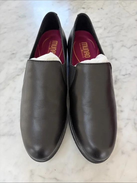 Munro Kam Black Slip-On Leather Loafers