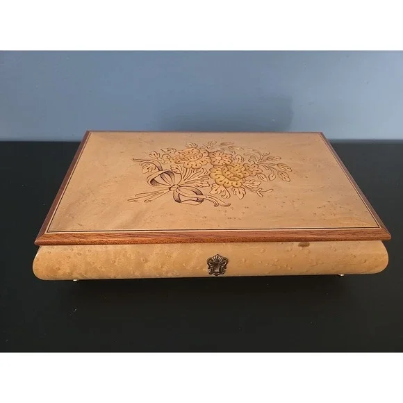 SORRENTO INTARSIO INLAID Wood ITALy JEWELRY TRINKET MUSIC BOX VINTAGE No Key‎