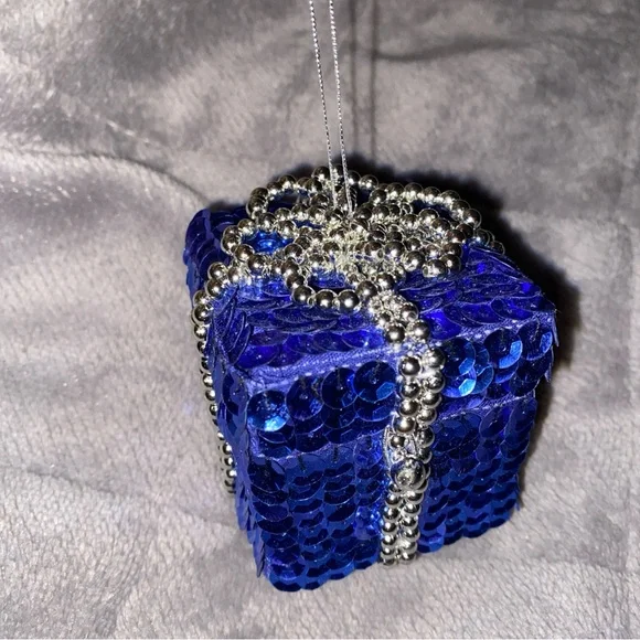 Blue Sequin Jewelry Ring Gift Box / Christmas‎ ornament with Silver Beads