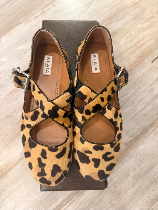 Alaia NWB Leopard-Print Mary Jane Flats size 39.5