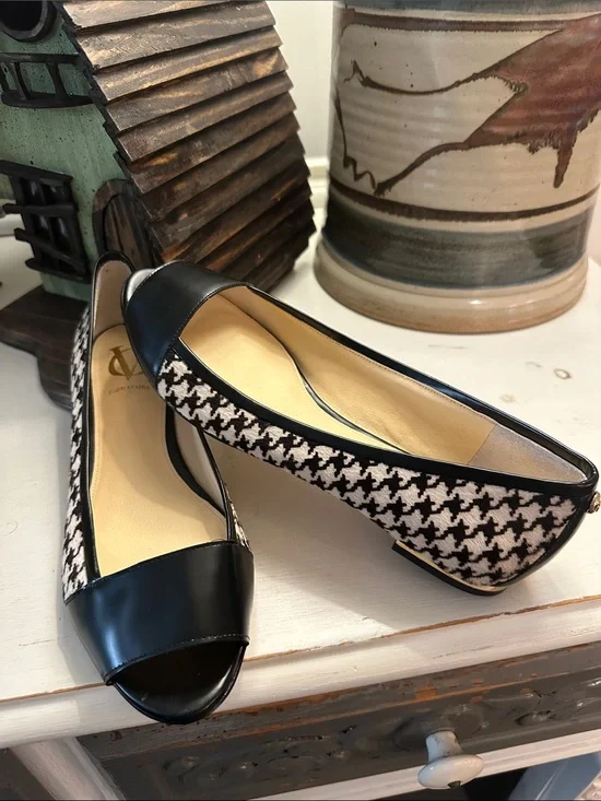 VC Signature Houndstooth Calf Hair Flats 7.5M Nwts
