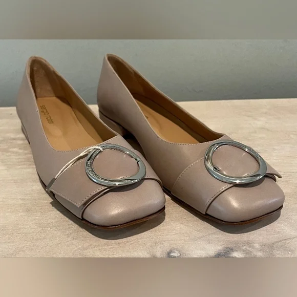 Sergio Rossi Tan Leather Ballet Flats Size 38 EU/7.5 - 8 US. ‎ NWOB