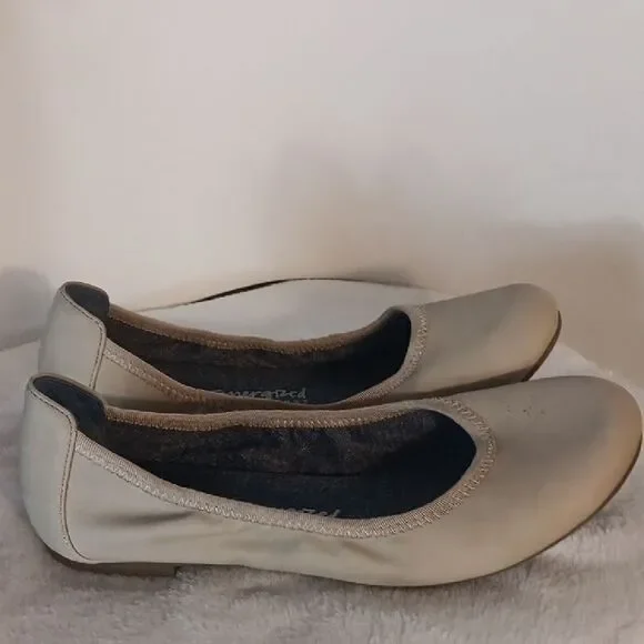 Dr Scholls Elegant Tan Ballet Flats