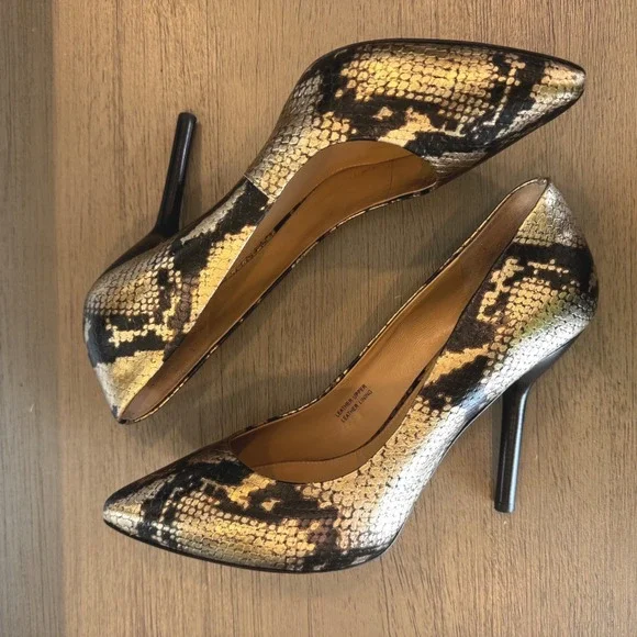 Via Spiga Womens 8M Gold Black Snakeskin Embossed Leather Pointed Toe Pumps Heel