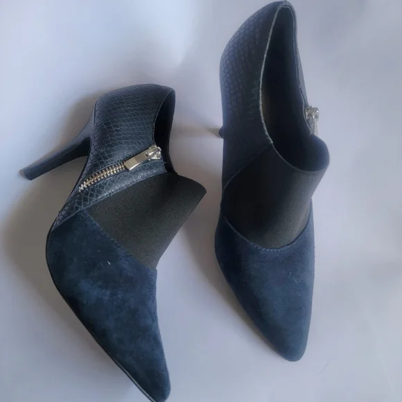 Tahari Shoes Size: 5.5