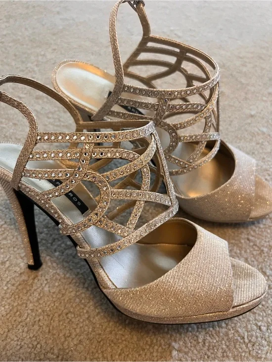 Caparros Nude Glimmer Poet Heels Sz. 8.5