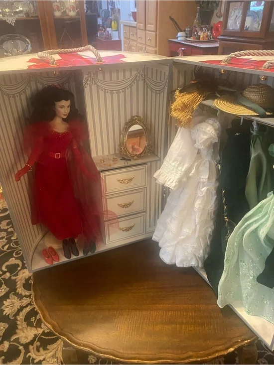 Franklin Mint scarlet O’Hara gone with the wind wardrobe box doll & accessories