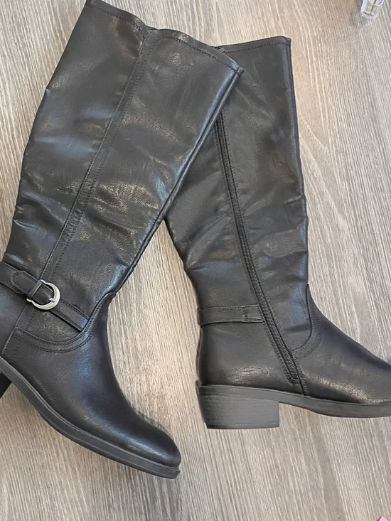 NWOB Nena Beltraps Size 9.5 Women’s Black Knee-High Leather Boots, Side Zipper