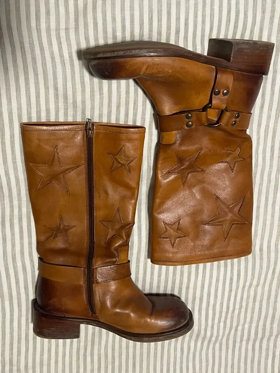 Women's Brown Star-Embossed Boots