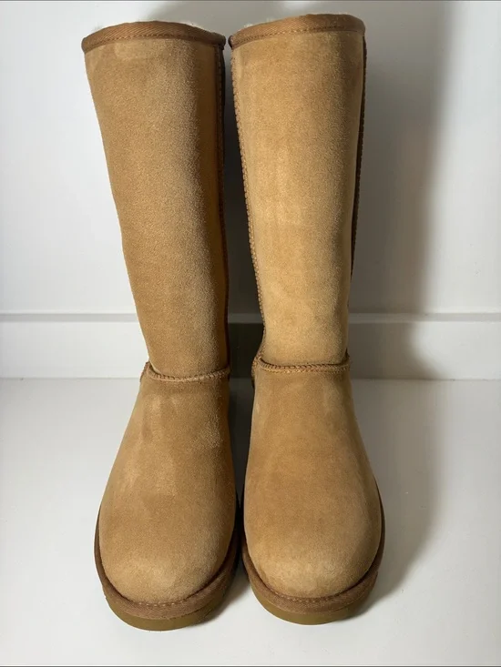 UGG Classic Tall II Chestnut Suede Boots - Size 9