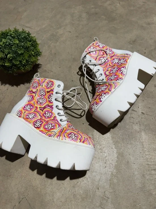 Handmade Chunky Groovy Hippie Platform Boots Women Size 6 Funky Chonky 70s White