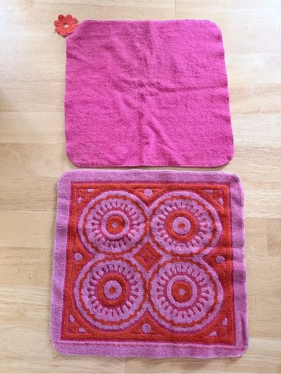 Vintage 70s Fieldcrest Hot Pink Orange Sculpted Medallion Floral Wash Cloths 2