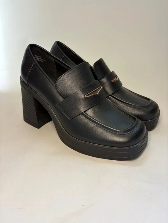Rouge Helium Black‎ Platform Loafer Pumps with Gold Accent Size 10