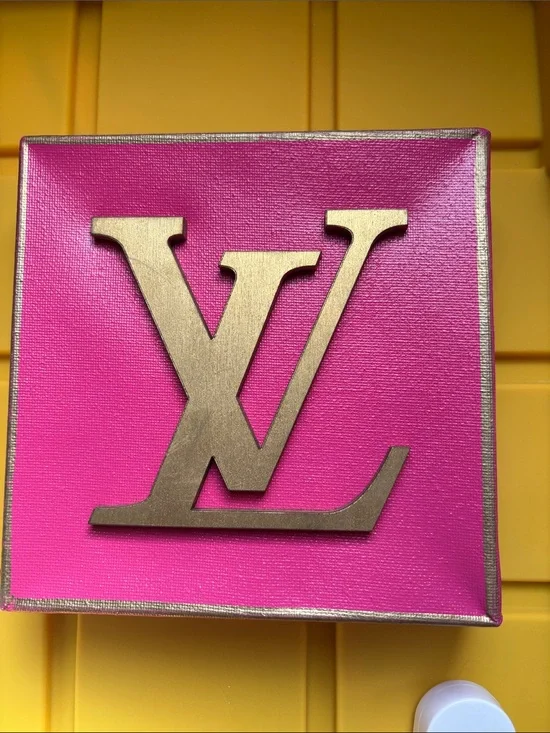 Lux-Style Pink Wall Plaque with Gold Monogram
